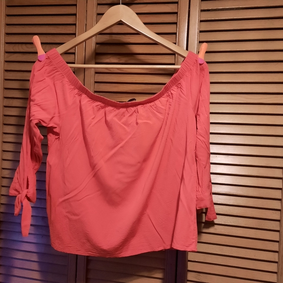 Reitmans Off the Shoulders Coral Shirt - Picture 2 of 5
